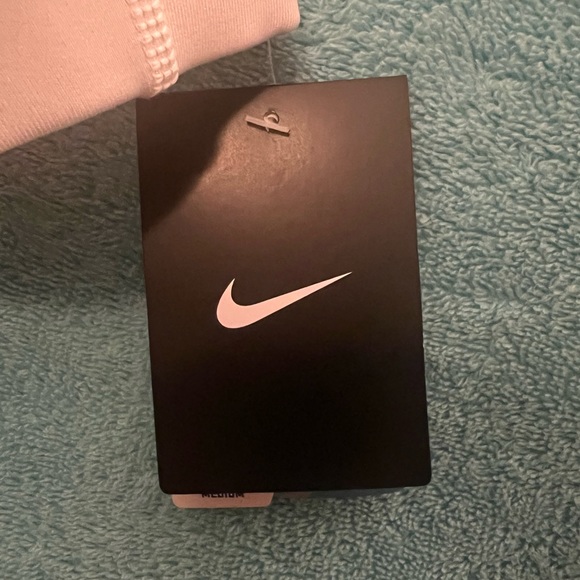 Nike swoosh medium impact sports bra - Picture 5 of 5
